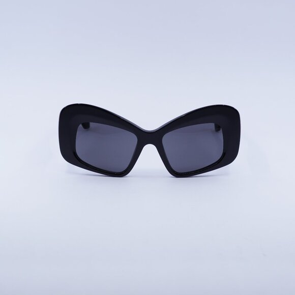 Loewe LW40128I 01A Sunglasses Black Cat Eye Frame, Smoke Lenses - Picture 3 of 9